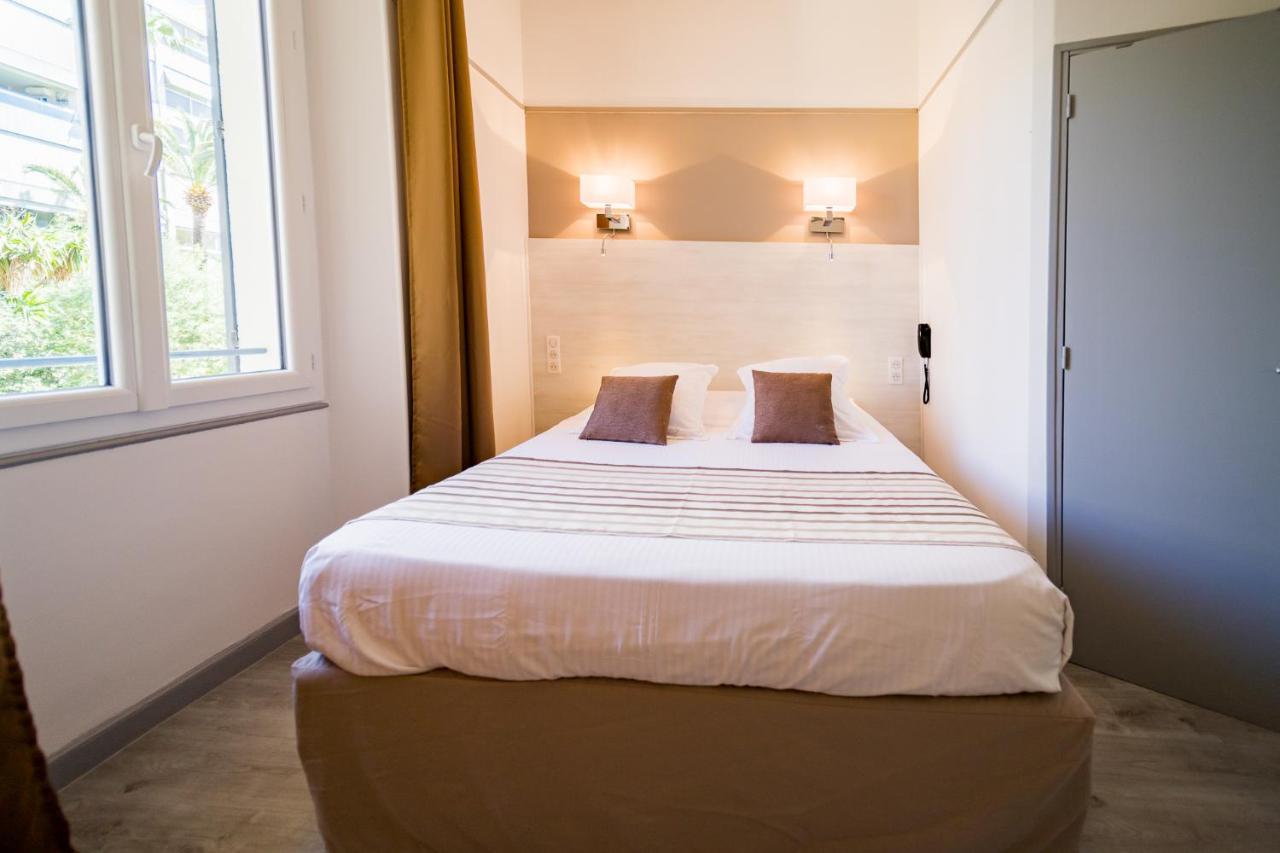 Hotel Le Rabelais Le Lavandou Exterior photo